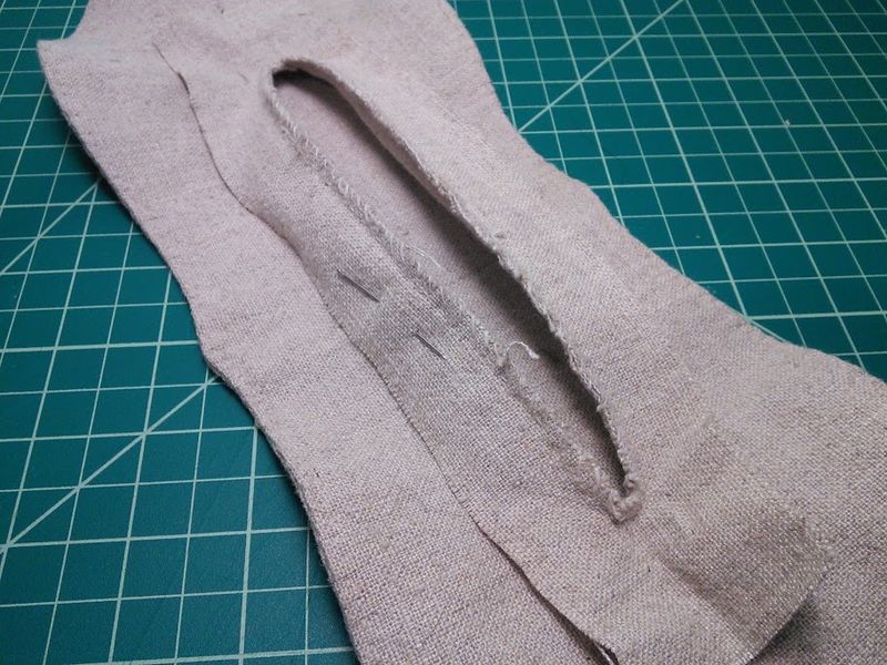 File:Making-pouch-10-overcast-facing-to-pouch.jpg
