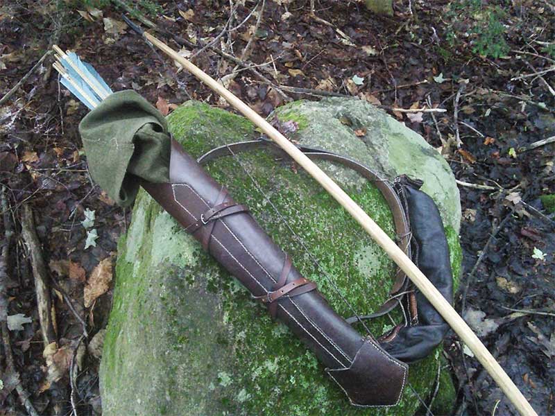 merf-ranger-quiver-01-with-bow.jpg